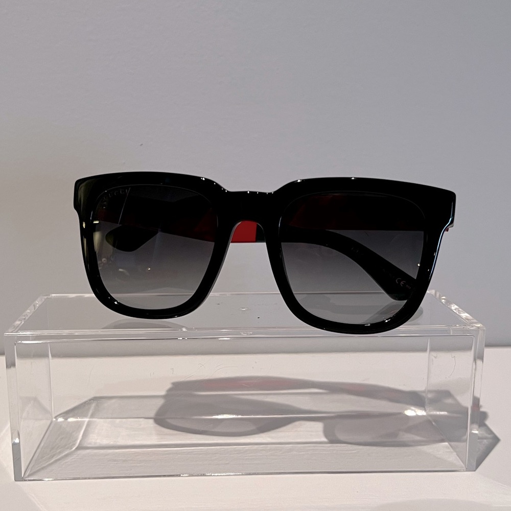 GUCCI Bold Framed Sunglasses